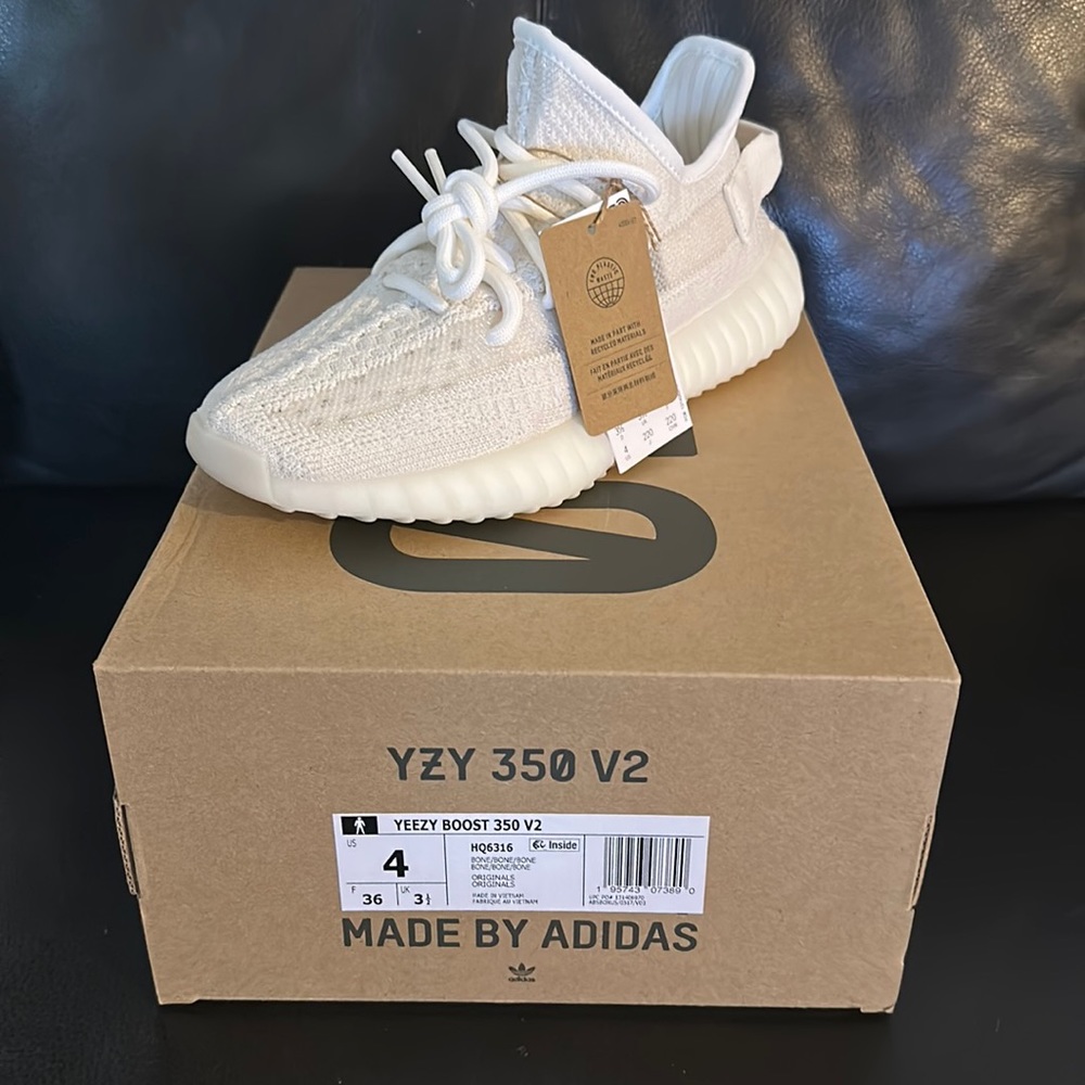 Brand new Yeezy boost 350 V2 size 4